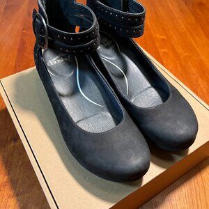 Dansko Ankle Strap W/ Back Zipper, Comfort Shoes, Size 38, Black Suede